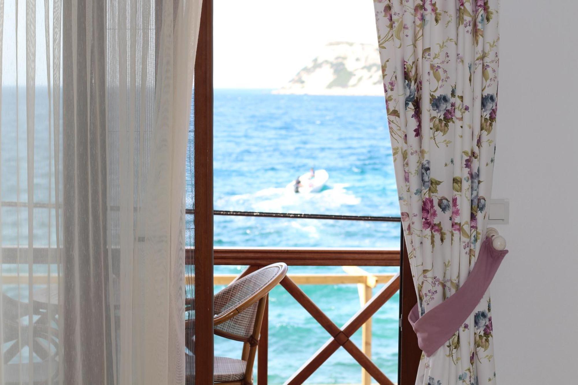 Rota Hotel Karaburun  Exterior foto